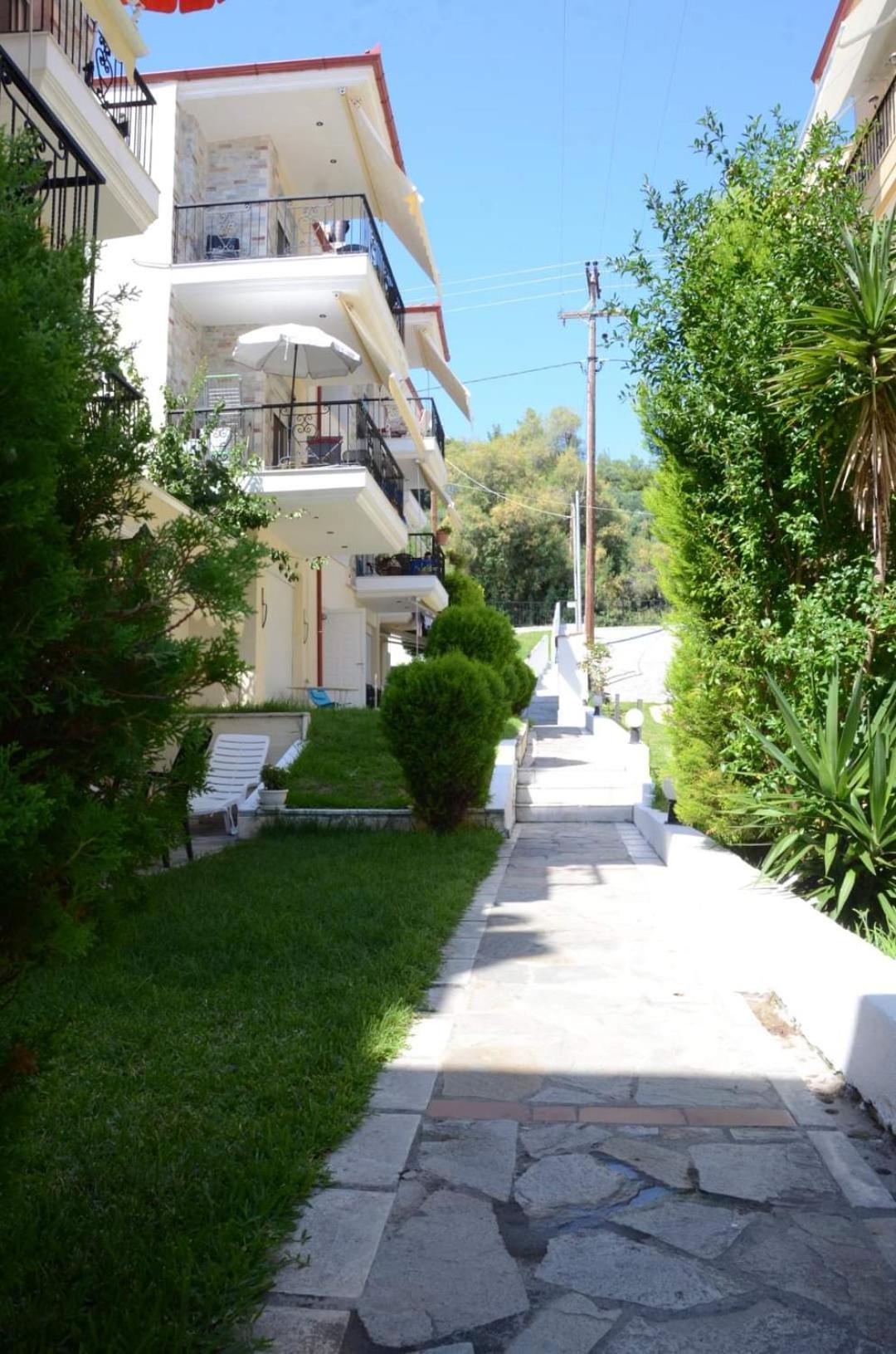 Roses Rt Apartments Skioni I Nea Skioni Bagian luar foto