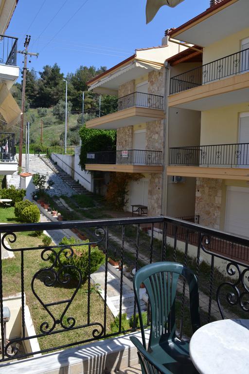 Roses Rt Apartments Skioni I Nea Skioni Bagian luar foto