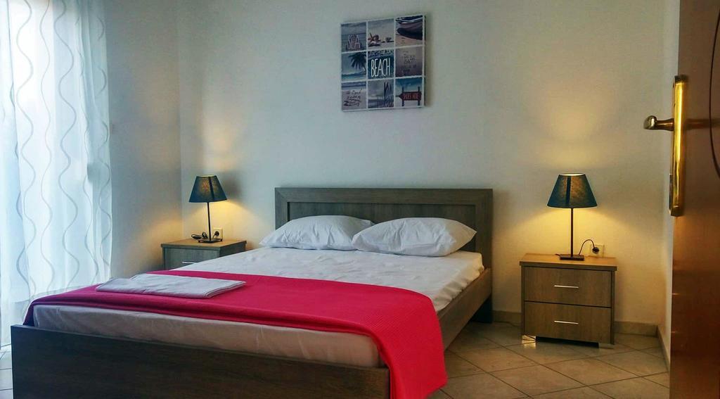 Roses Rt Apartments Skioni I Nea Skioni Bagian luar foto