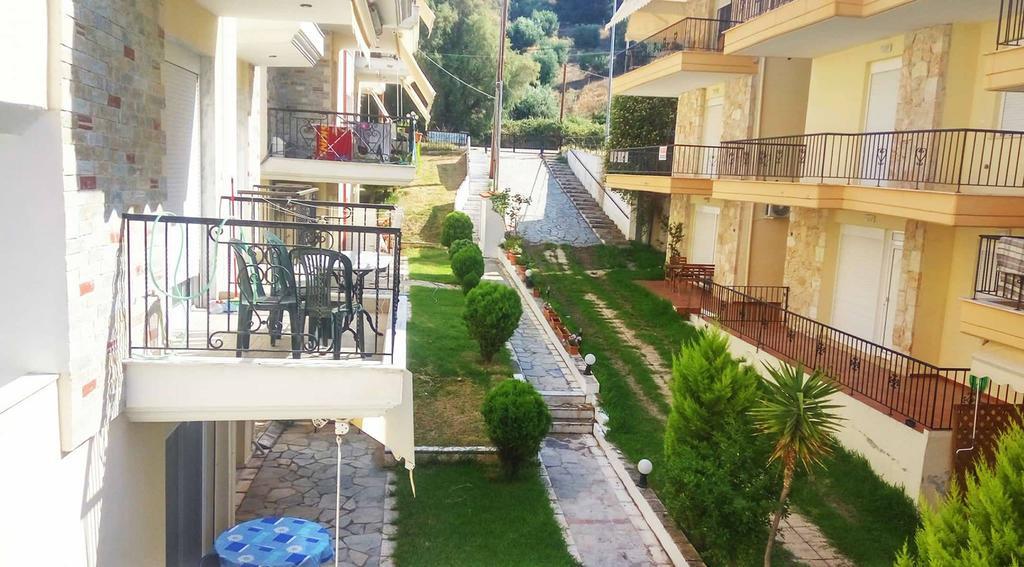 Roses Rt Apartments Skioni I Nea Skioni Bagian luar foto